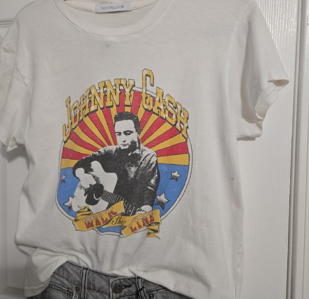DAYDREAMER White Johnny Cash Tee & HIDDEN SHORTS - Picture 3 of 5